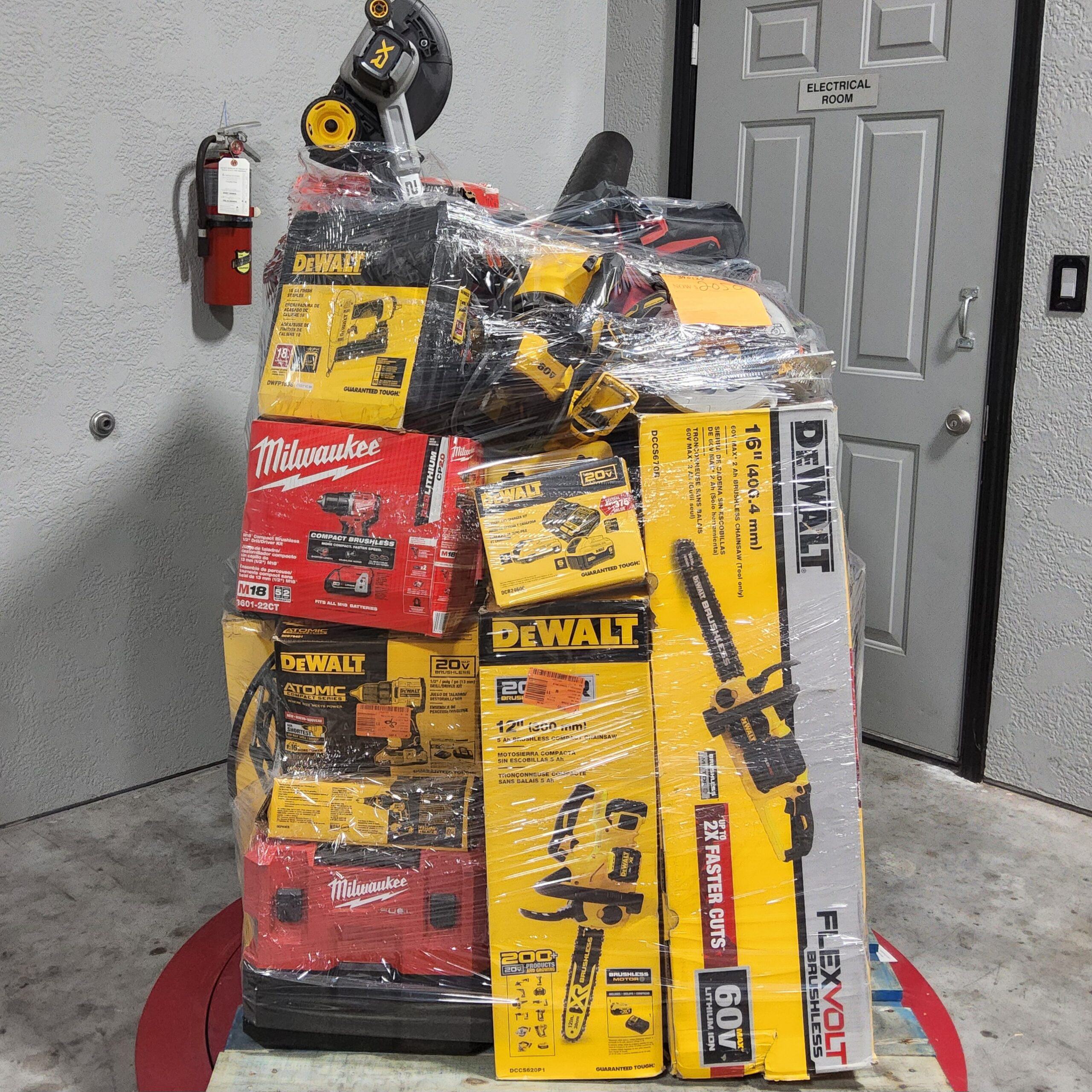 Milwaukee & DeWalt Pallet – Lot 390125