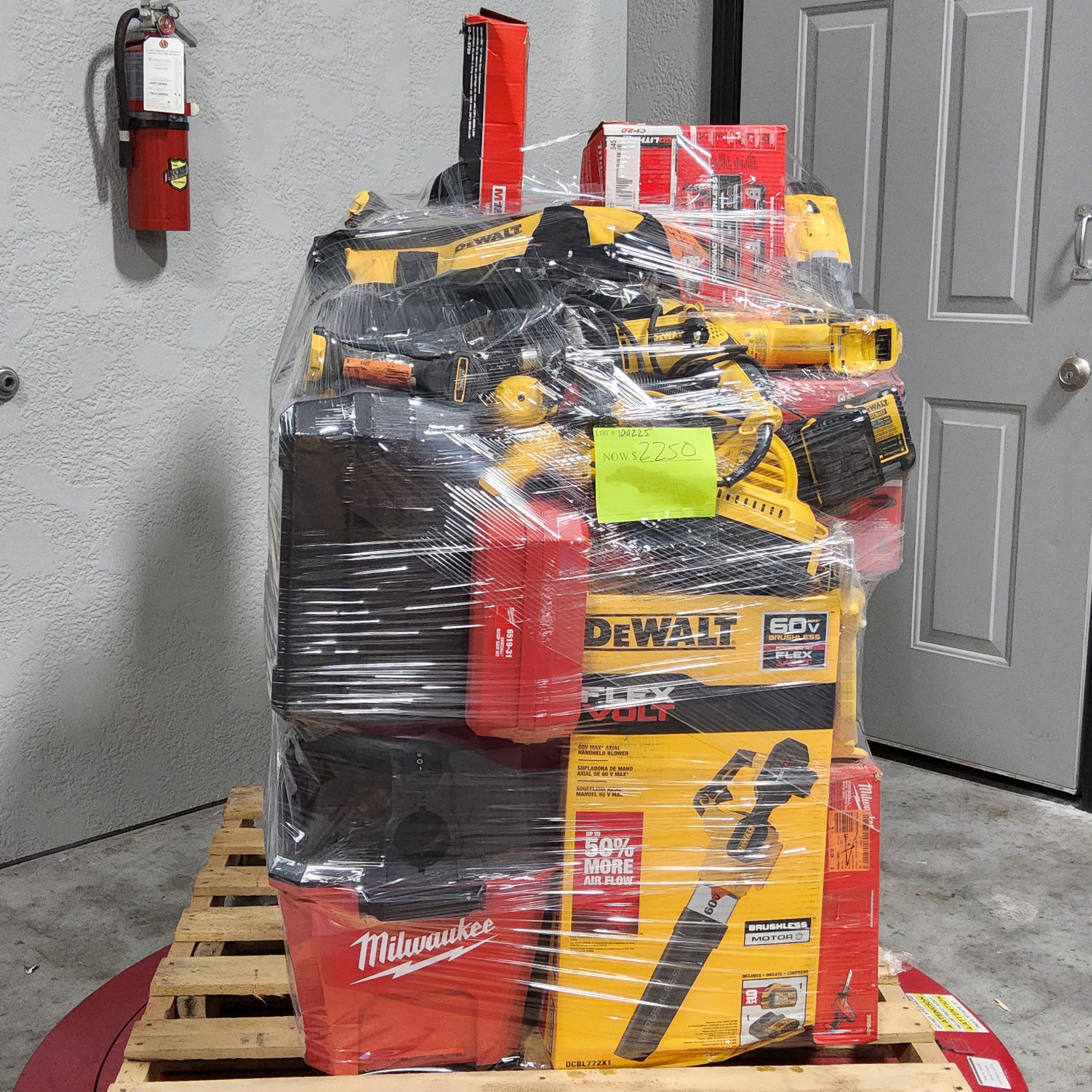 Milwaukee & DeWalt Pallet – Lot 100225