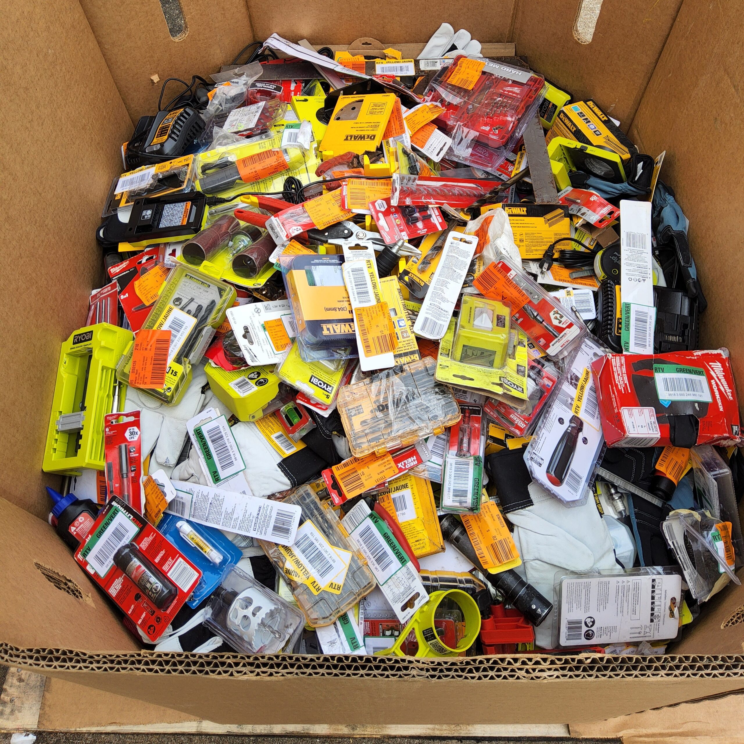Loose Accessories Pallet – Lot 110225